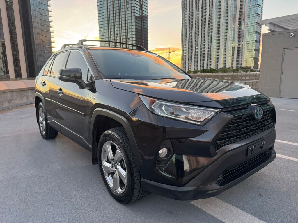 2021 Toyota RAV4 XLE Hybrid Premium AWD! - 22934381 - 11