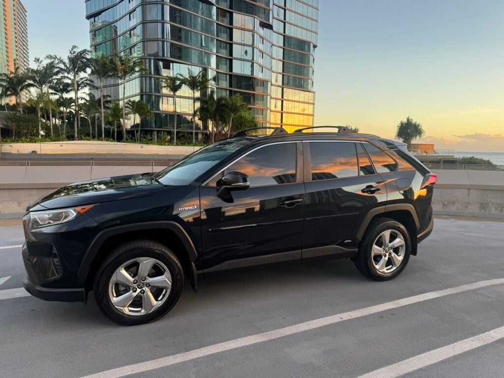 2021 Toyota RAV4 XLE Hybrid Premium AWD! - 22934381 - 13