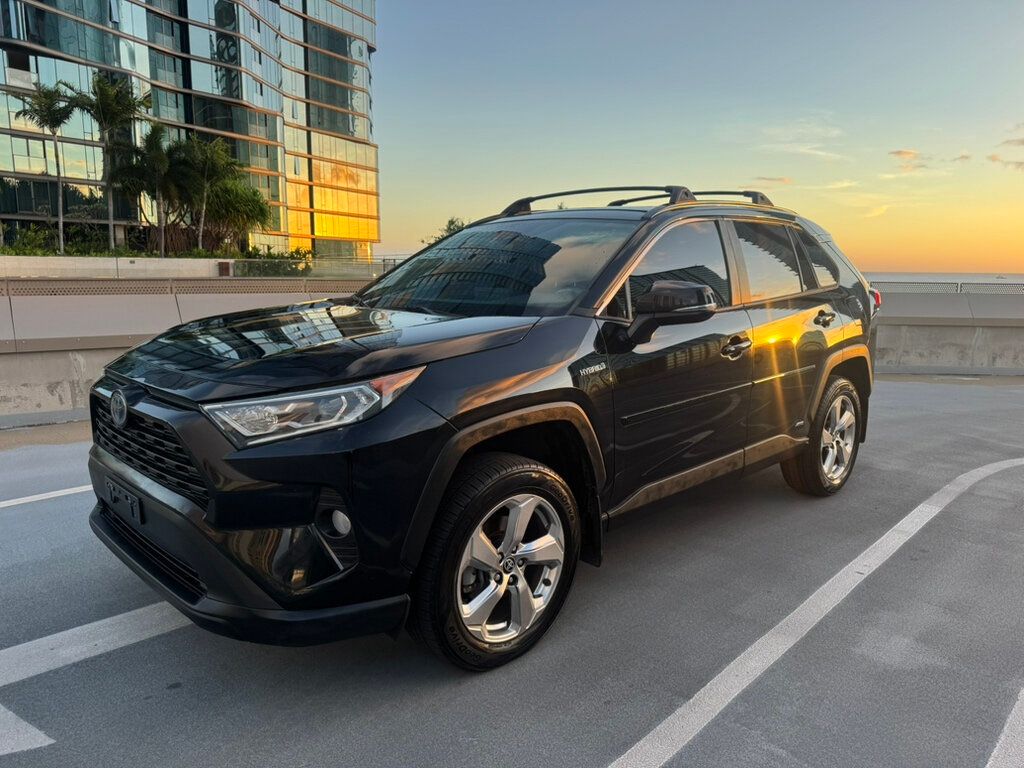2021 Toyota RAV4 XLE Hybrid Premium AWD! - 22934381 - 1