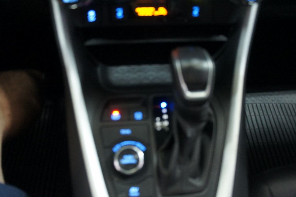 2021 Toyota RAV4 XLE Hybrid Premium AWD! - 22934381 - 31