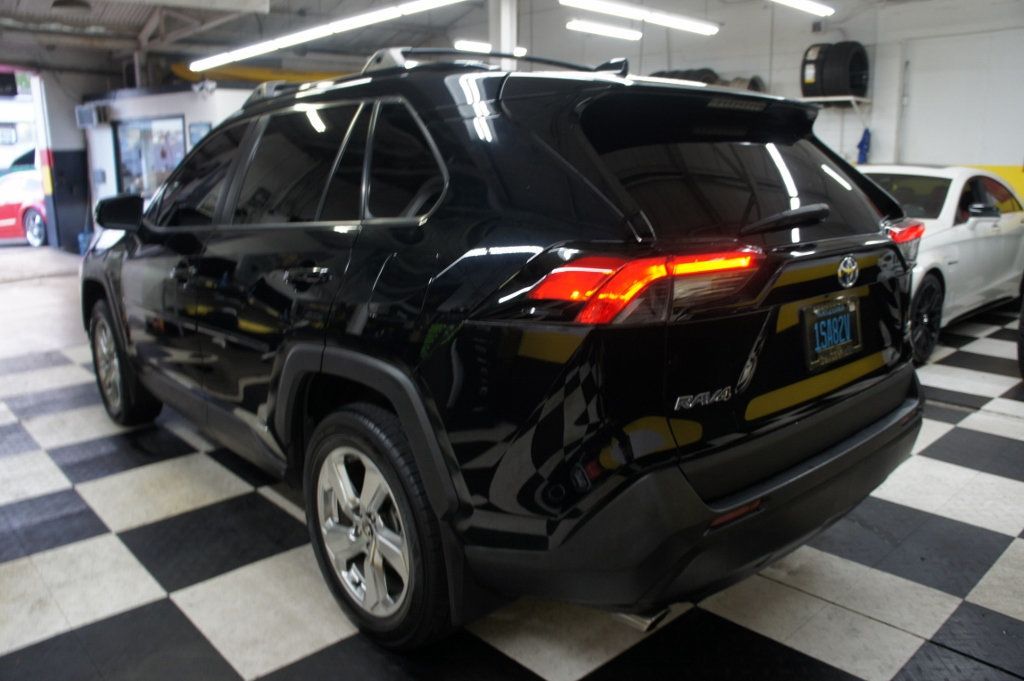 2021 Toyota RAV4 XLE Hybrid Premium AWD! - 22934381 - 36