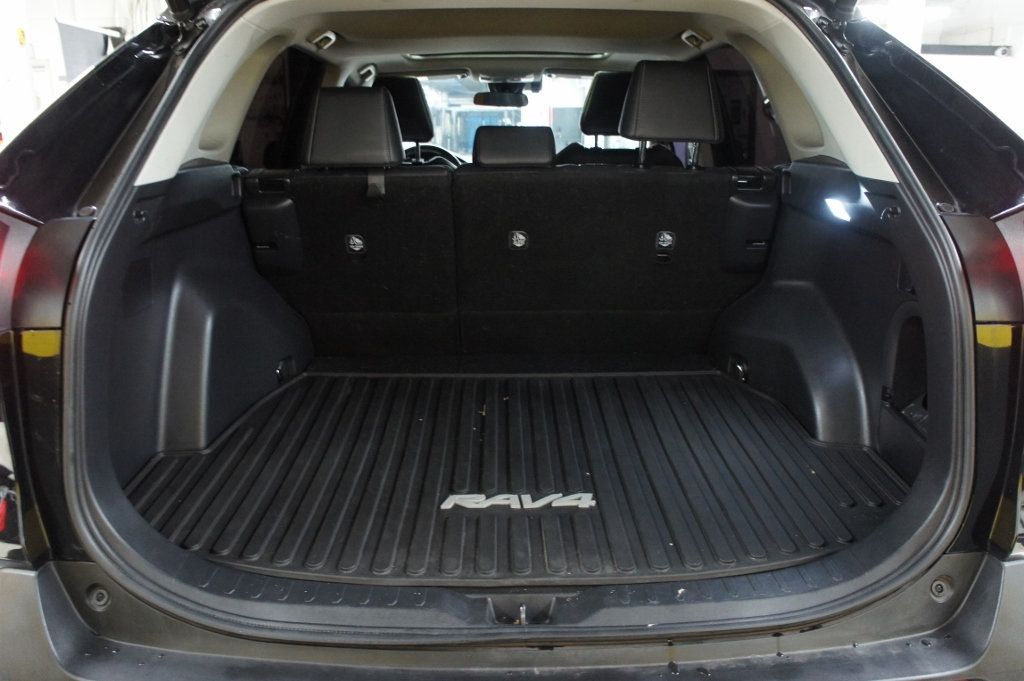 2021 Toyota RAV4 XLE Hybrid Premium AWD! - 22934381 - 39