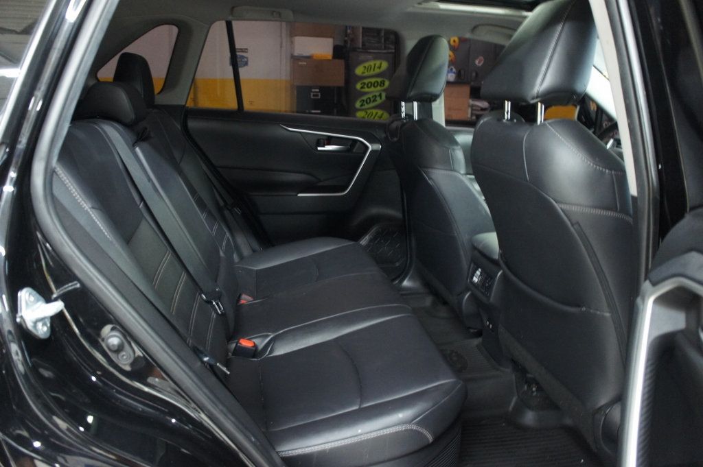 2021 Toyota RAV4 XLE Hybrid Premium AWD! - 22934381 - 40