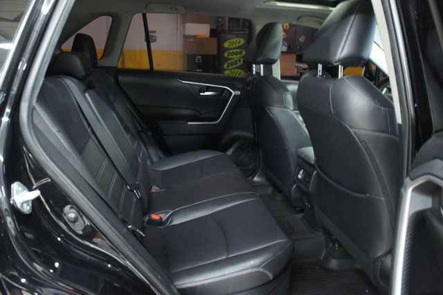 2021 Toyota RAV4 XLE Hybrid Premium AWD! - 22934381 - 40