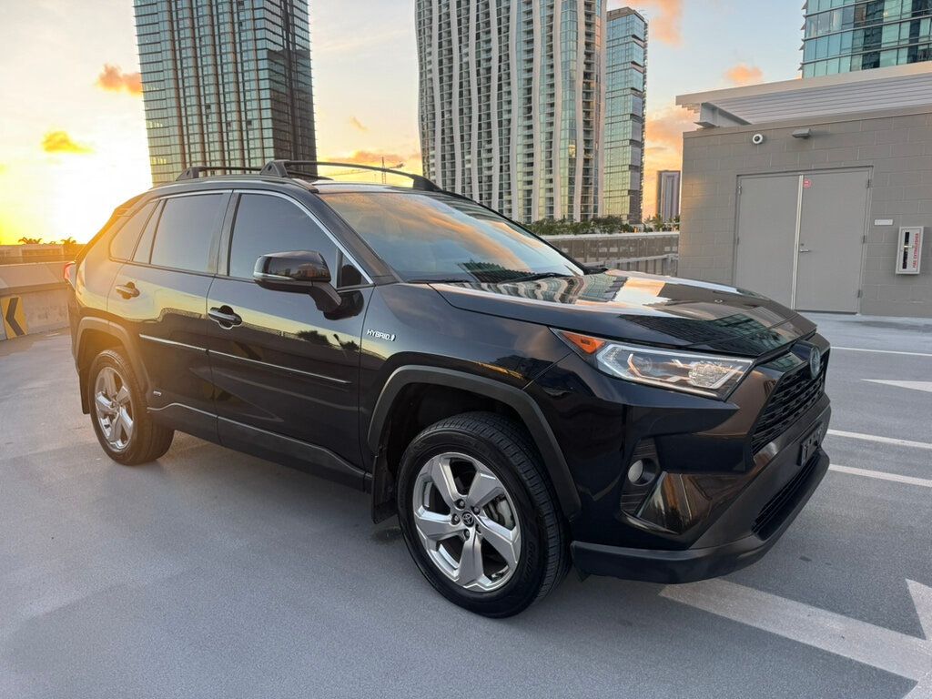2021 Toyota RAV4 XLE Hybrid Premium AWD! - 22934381 - 7