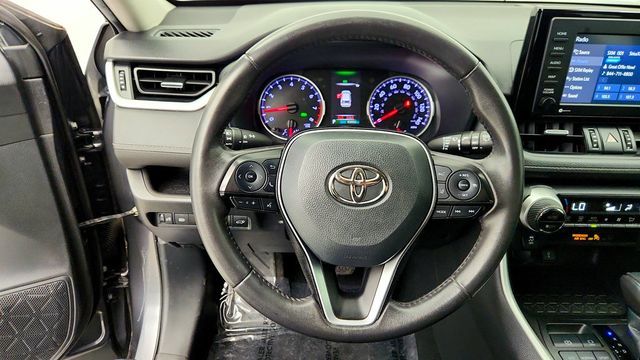 2021 Toyota RAV4 XLE Premium - 23011351 - 12