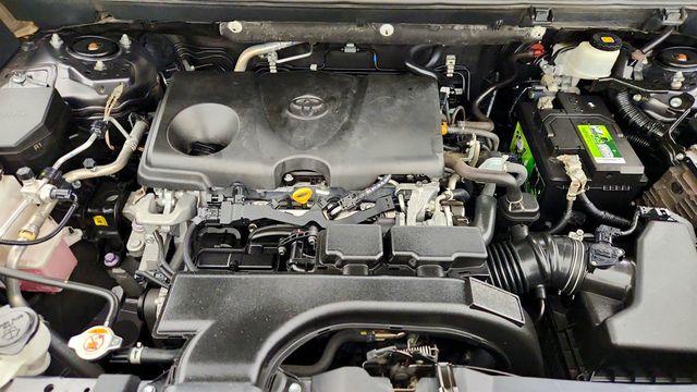 2021 Toyota RAV4 XLE Premium - 23011351 - 25