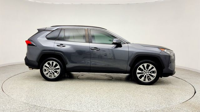 2021 Toyota RAV4 XLE Premium - 23011351 - 3