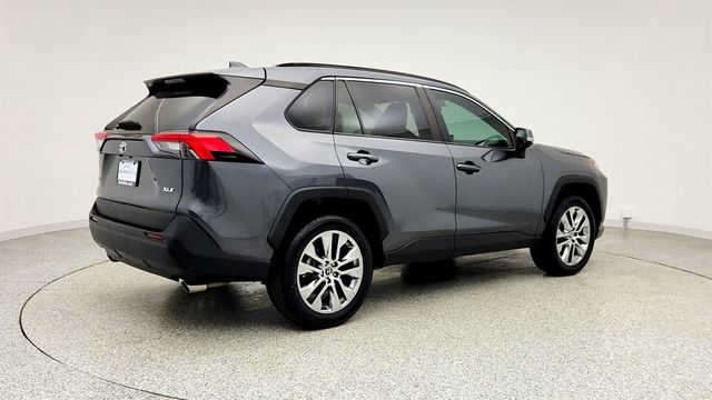 2021 Toyota RAV4 XLE Premium - 23011351 - 4