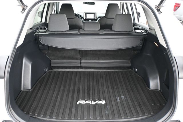 2021 Toyota RAV4 XLE Premium AWD - 22840943 - 17