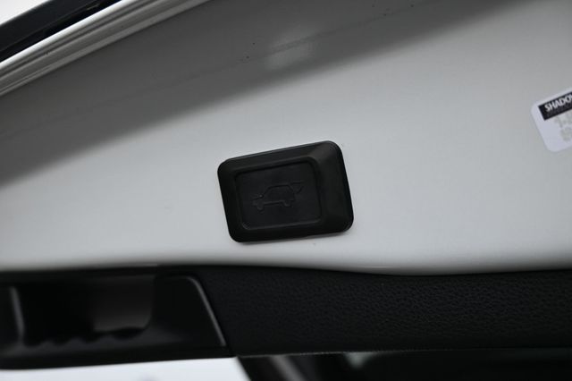 2021 Toyota RAV4 XLE Premium AWD - 22840943 - 18