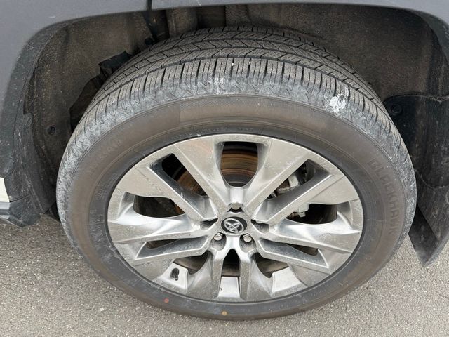 2021 Toyota RAV4 XLE Premium AWD - 22956643 - 11