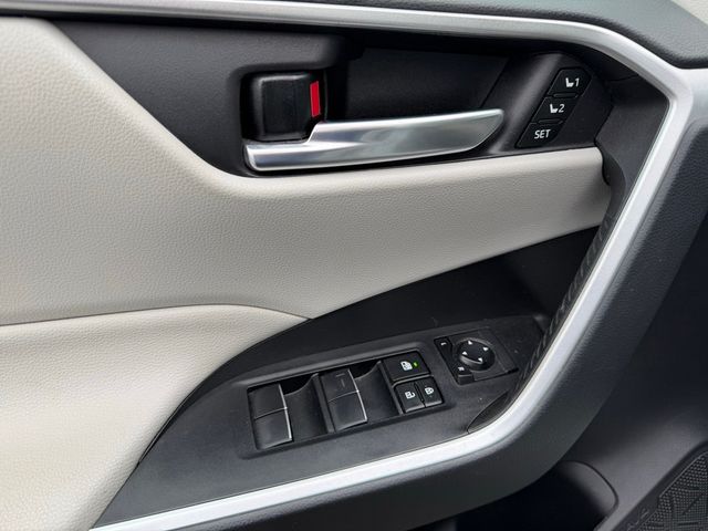 2021 Toyota RAV4 XLE Premium AWD - 22956643 - 12