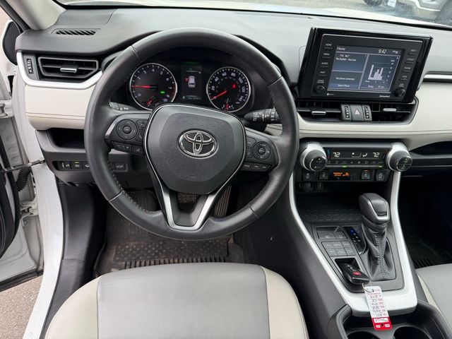 2021 Toyota RAV4 XLE Premium AWD - 22956643 - 13