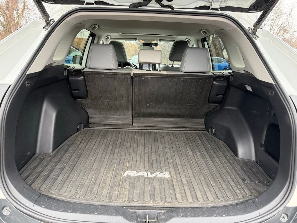 2021 Toyota RAV4 XLE Premium AWD - 22956643 - 14
