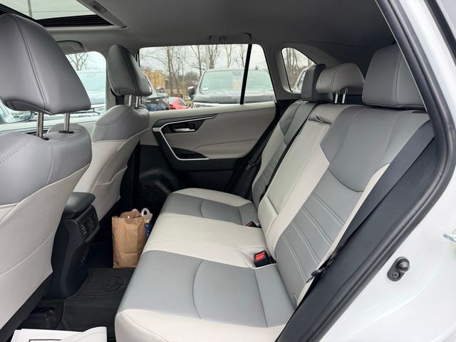 2021 Toyota RAV4 XLE Premium AWD - 22956643 - 15