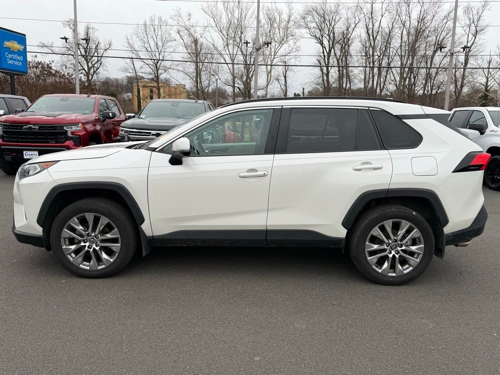 2021 Toyota RAV4 XLE Premium AWD - 22956643 - 18