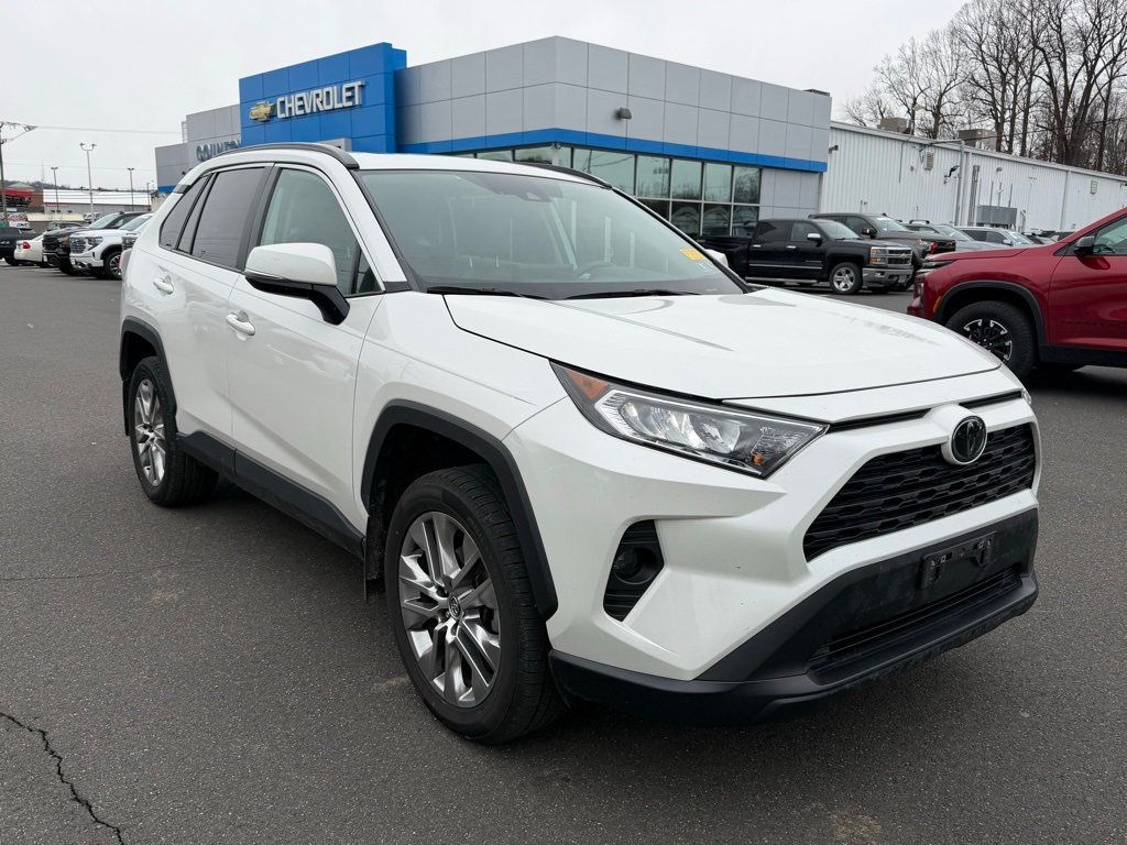 2021 Toyota RAV4 XLE Premium AWD - 22956643 - 21