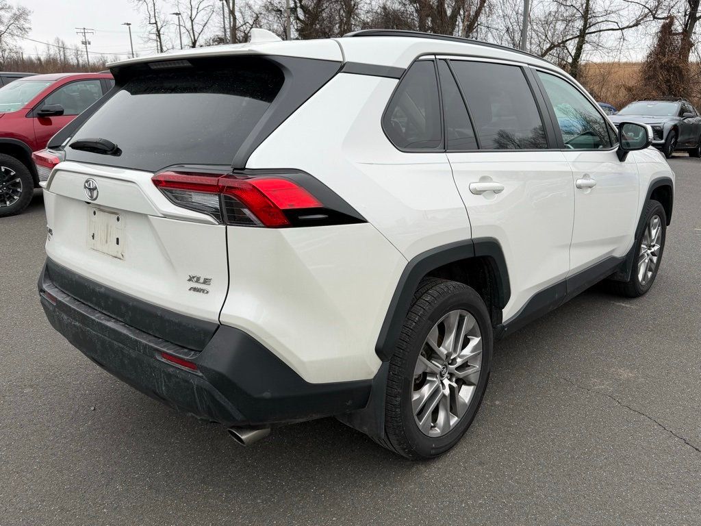 2021 Toyota RAV4 XLE Premium AWD - 22956643 - 24