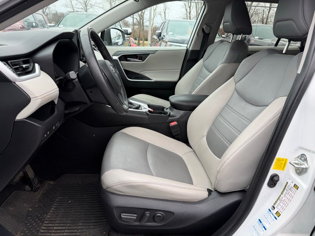 2021 Toyota RAV4 XLE Premium AWD - 22956643 - 27