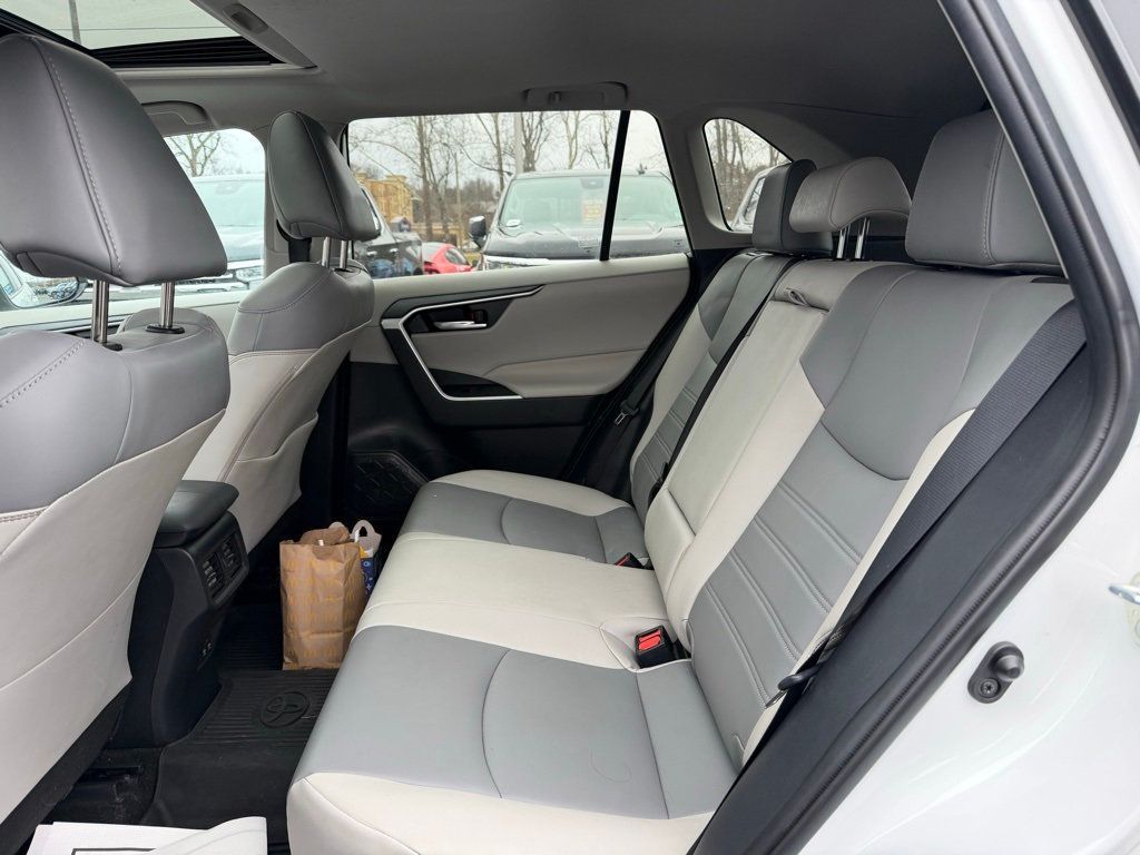 2021 Toyota RAV4 XLE Premium AWD - 22956643 - 28