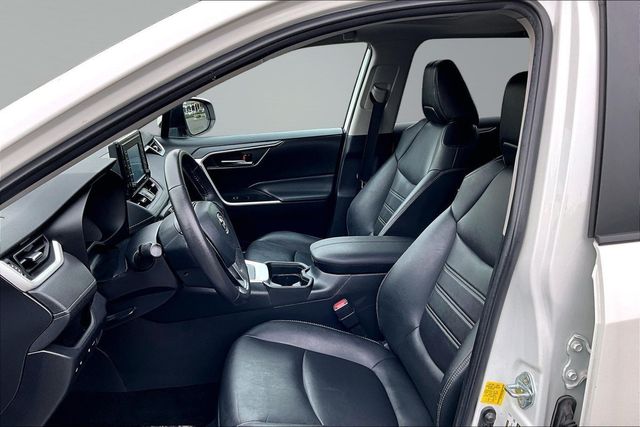 2021 Toyota RAV4 XLE Premium AWD - 23023557 - 9