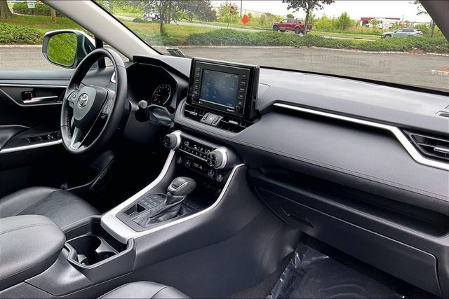 2021 Toyota RAV4 XLE Premium AWD - 23023557 - 11