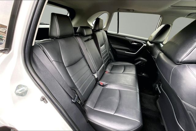 2021 Toyota RAV4 XLE Premium AWD - 23023557 - 13