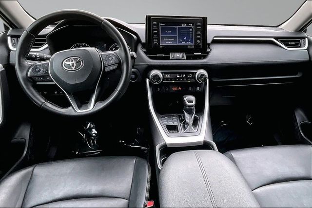 2021 Toyota RAV4 XLE Premium AWD - 23023557 - 18