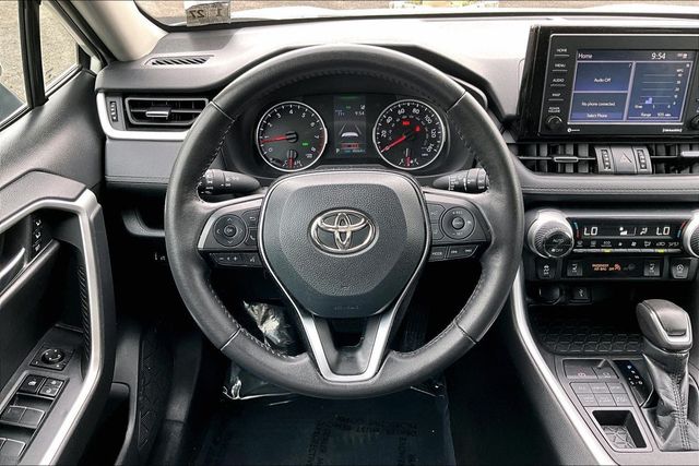 2021 Toyota RAV4 XLE Premium AWD - 23023557 - 19