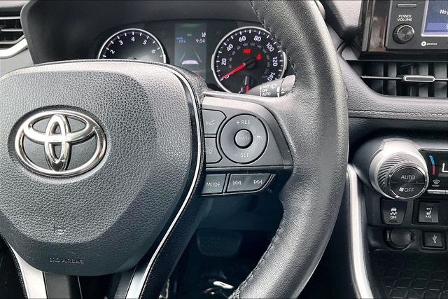 2021 Toyota RAV4 XLE Premium AWD - 23023557 - 21