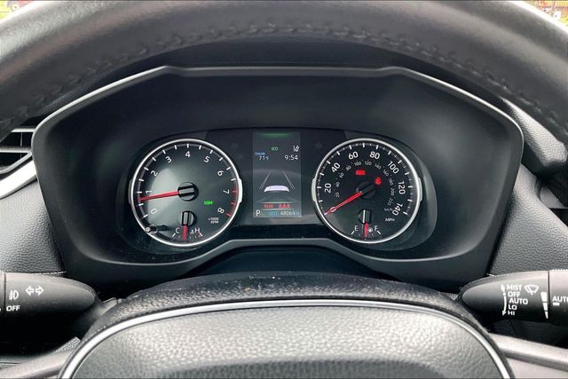 2021 Toyota RAV4 XLE Premium AWD - 23023557 - 22