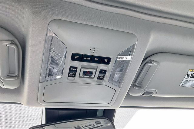 2021 Toyota RAV4 XLE Premium AWD - 23023557 - 24
