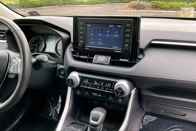 2021 Toyota RAV4 XLE Premium AWD - 23023557 - 28