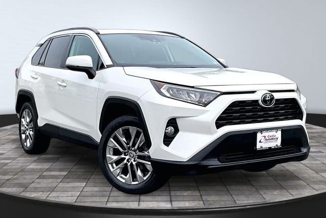 2021 Toyota RAV4 XLE Premium AWD - 23023557 - 2
