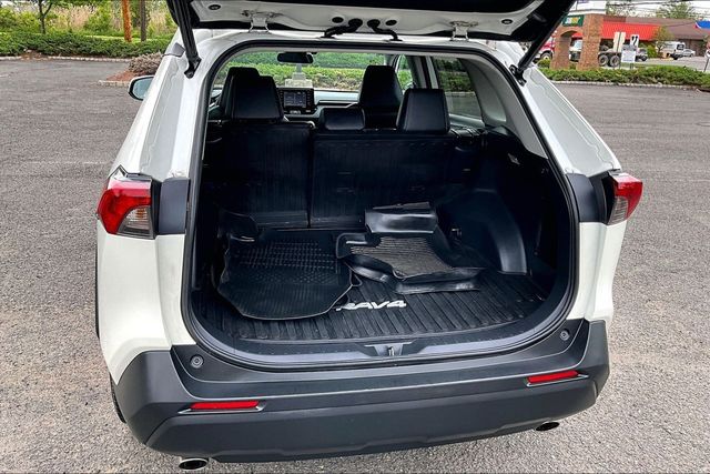 2021 Toyota RAV4 XLE Premium AWD - 23023557 - 33