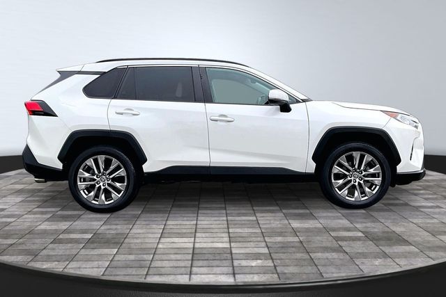 2021 Toyota RAV4 XLE Premium AWD - 23023557 - 7