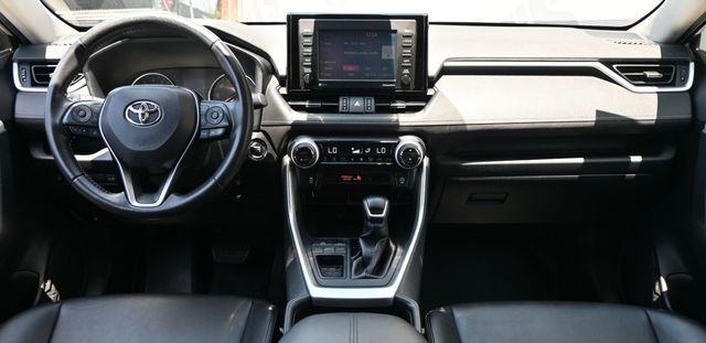 2021 Toyota RAV4 XLE Premium FWD - 23051282 - 10