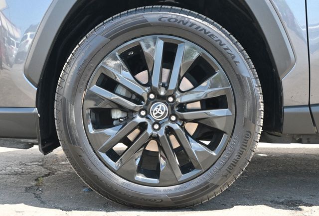 2021 Toyota RAV4 XLE Premium FWD - 23051282 - 8