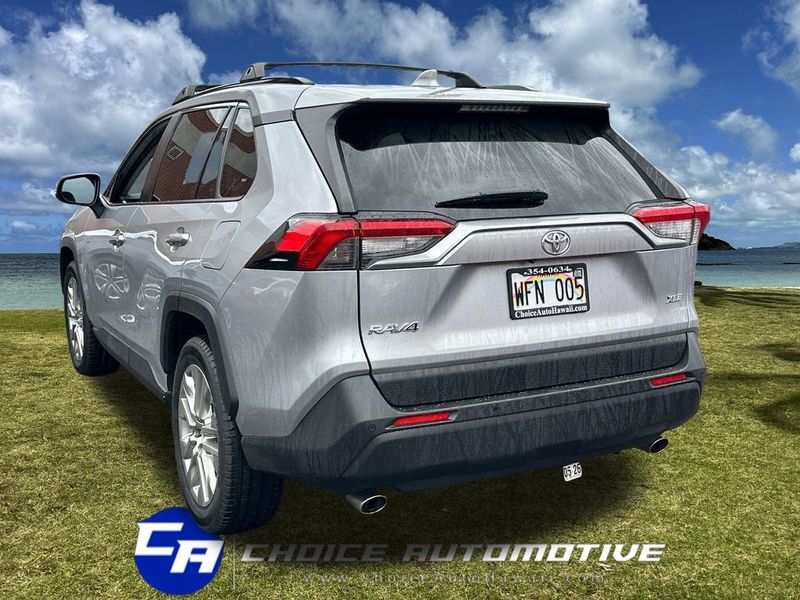 2021 Toyota RAV4 XLE Premium FWD - 23011434 - 4