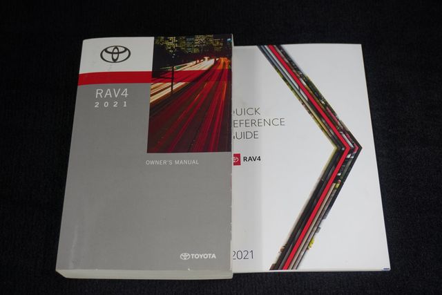 2021 Toyota RAV4 XLE Premium FWD - 23023599 - 24