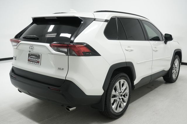 2021 Toyota RAV4 XLE Premium FWD - 23023599 - 3
