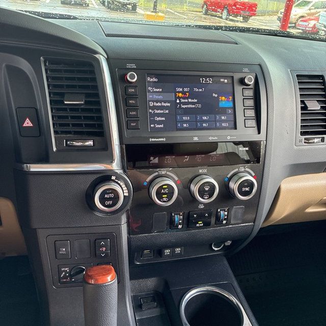 2021 Toyota Sequoia NO RUST NO RUST ! VERY CLEAN TRUCK ! CAPTIN SEATS! REAR TV - 23059479 - 19