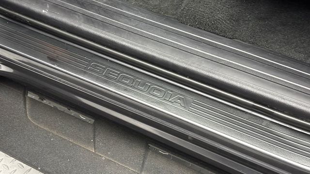 2021 Toyota Sequoia TRD Pro 4WD - 23035593 - 25