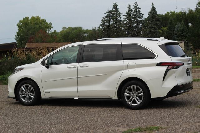 2021 Toyota Sienna AWD ONE OWNER LIMITED W/ NAVIGATION, LEATHER, MOONROOF - 23069471 - 18
