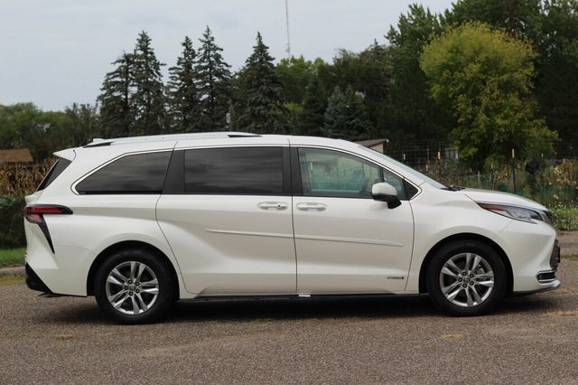 2021 Toyota Sienna AWD ONE OWNER LIMITED W/ NAVIGATION, LEATHER, MOONROOF - 23069471 - 1