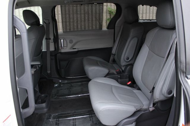 2021 Toyota Sienna AWD ONE OWNER LIMITED W/ NAVIGATION, LEATHER, MOONROOF - 23069471 - 27