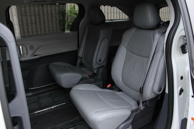 2021 Toyota Sienna AWD ONE OWNER LIMITED W/ NAVIGATION, LEATHER, MOONROOF - 23069471 - 28