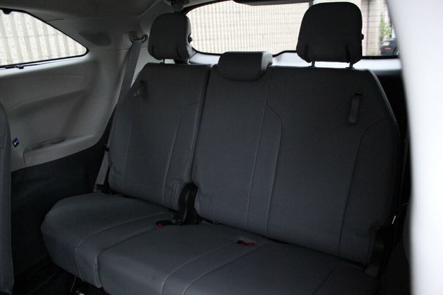 2021 Toyota Sienna AWD ONE OWNER LIMITED W/ NAVIGATION, LEATHER, MOONROOF - 23069471 - 29