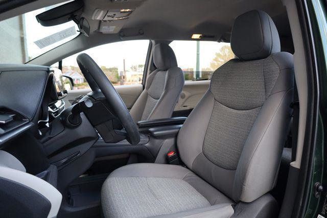 2021 Toyota Sienna Hybrid LE - 23018050 - 14